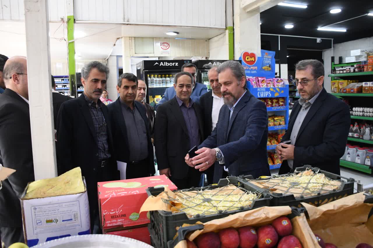 بازدید مدیرعامل سازمان مرکزی تعاون روستایی ایران از یکی از روستابازارهای تبریز_3
