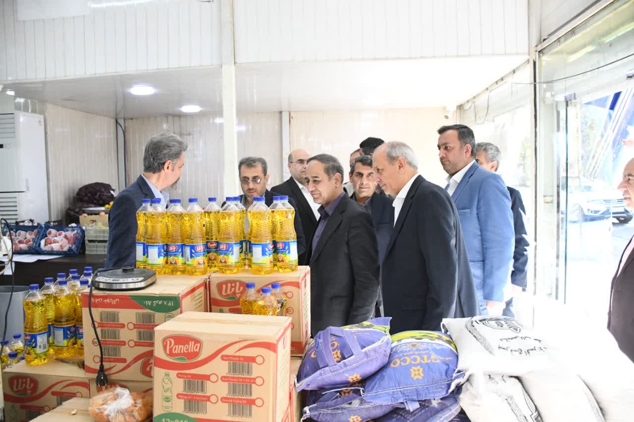 بازدید مدیرعامل سازمان مرکزی تعاون روستایی ایران از یکی از روستابازارهای تبریز_0